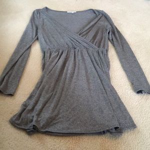 Cut gray top GUC
